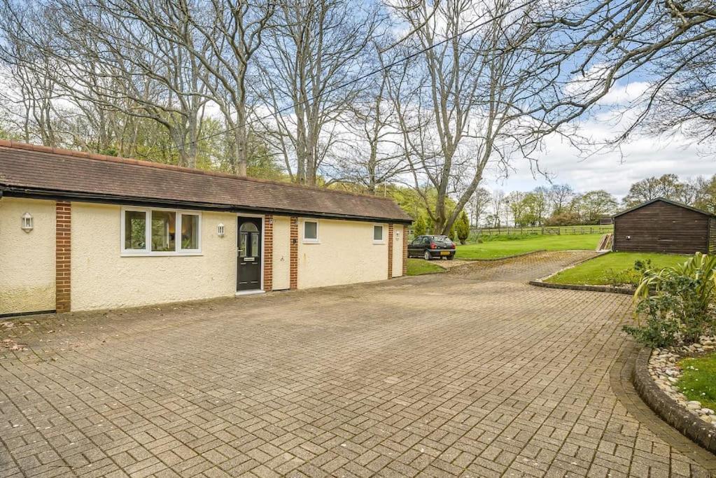 Country & Tennis Court Holiday home